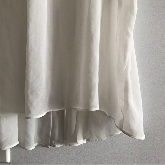 White blouse - Picture 10 of 10